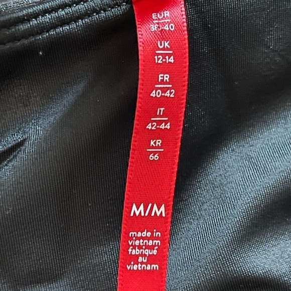 Spanx Faux Leather Side Stripe Leggings in Very Black/White size Medium - Picture 14 of 14